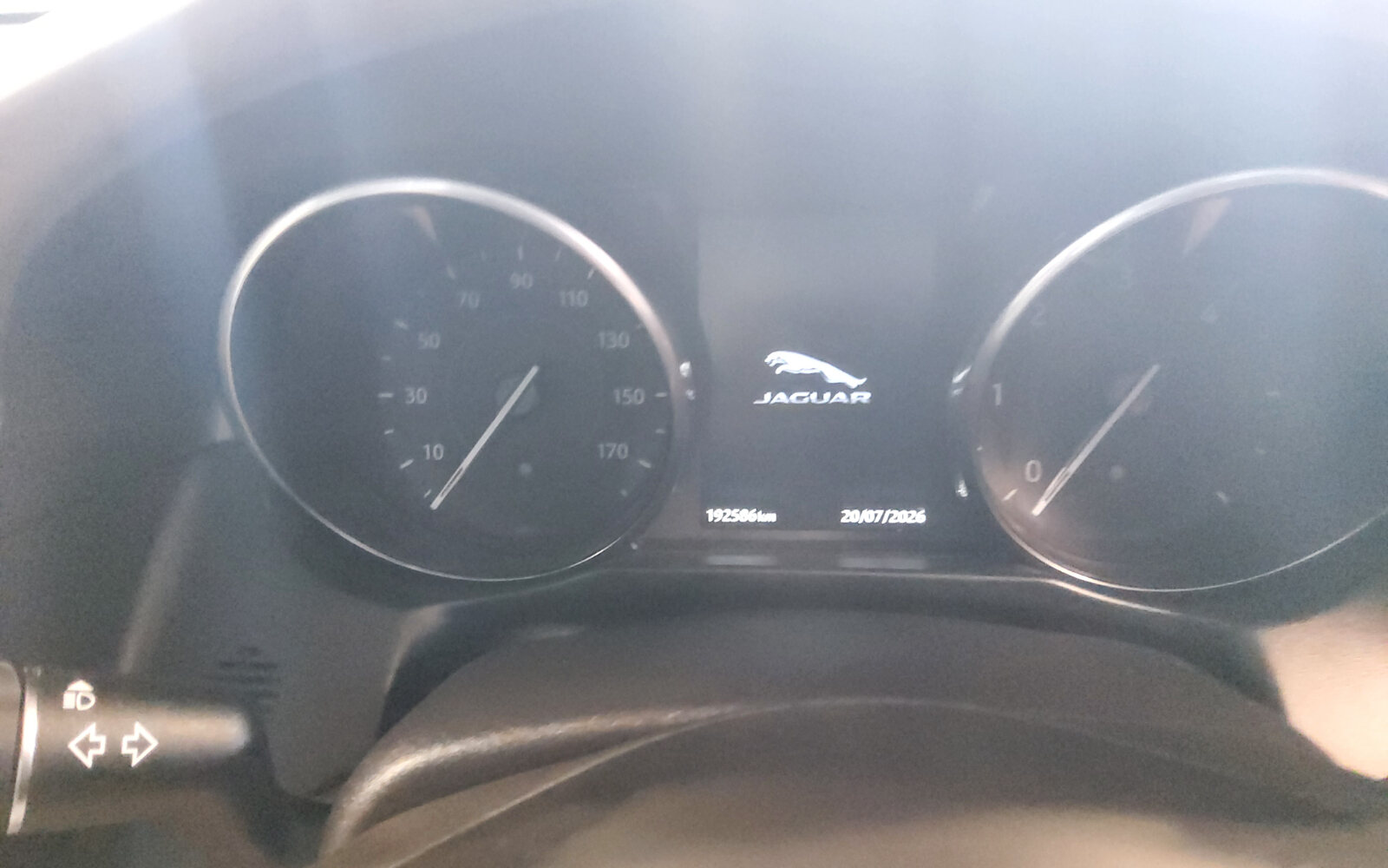 Jaguar XF 2.0 D 180PS Portfolio Manual
