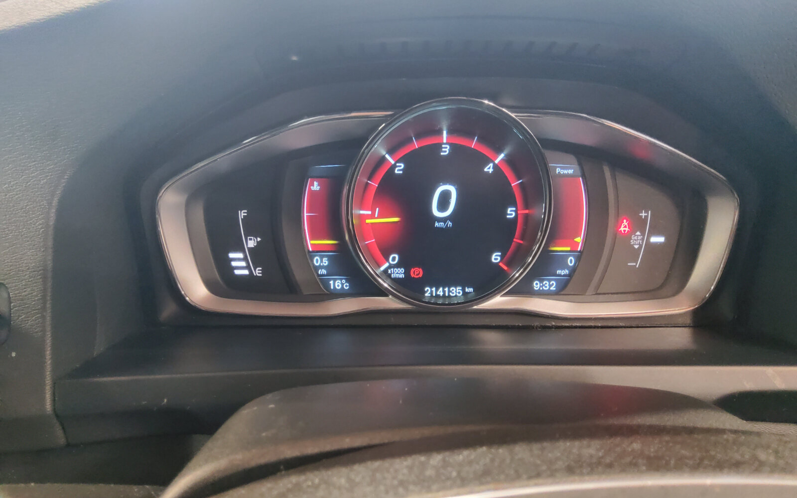 Volvo V60 D2 (120hp) R-DESIGN