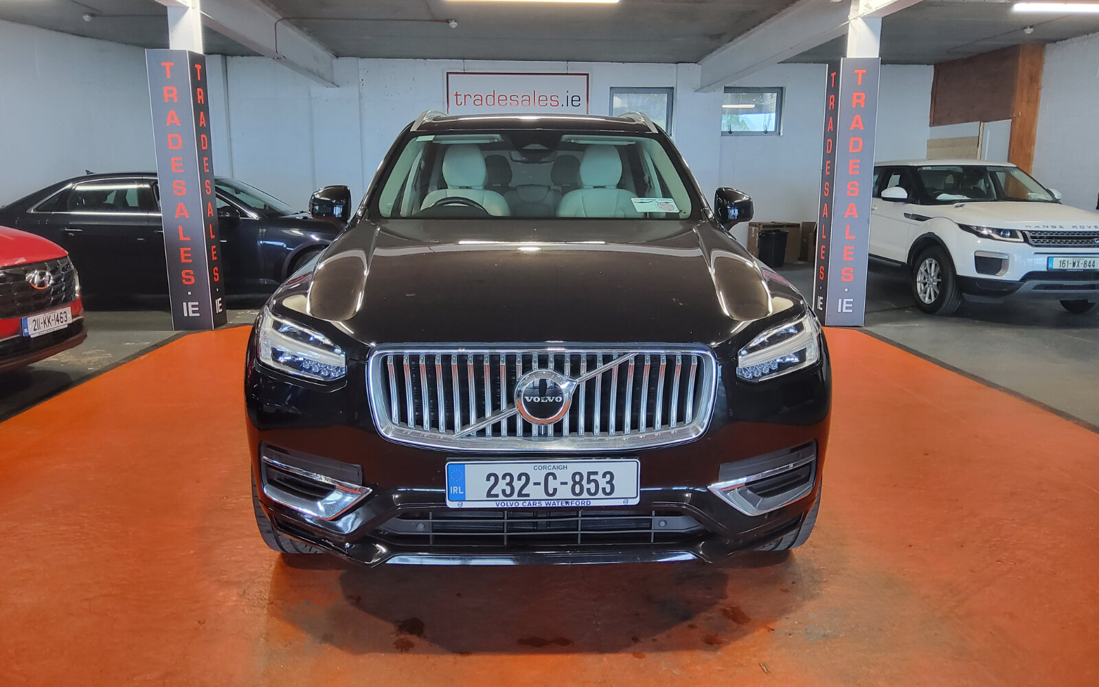 Volvo XC90 T8 PHEV 455hp Core (Bright Theme)