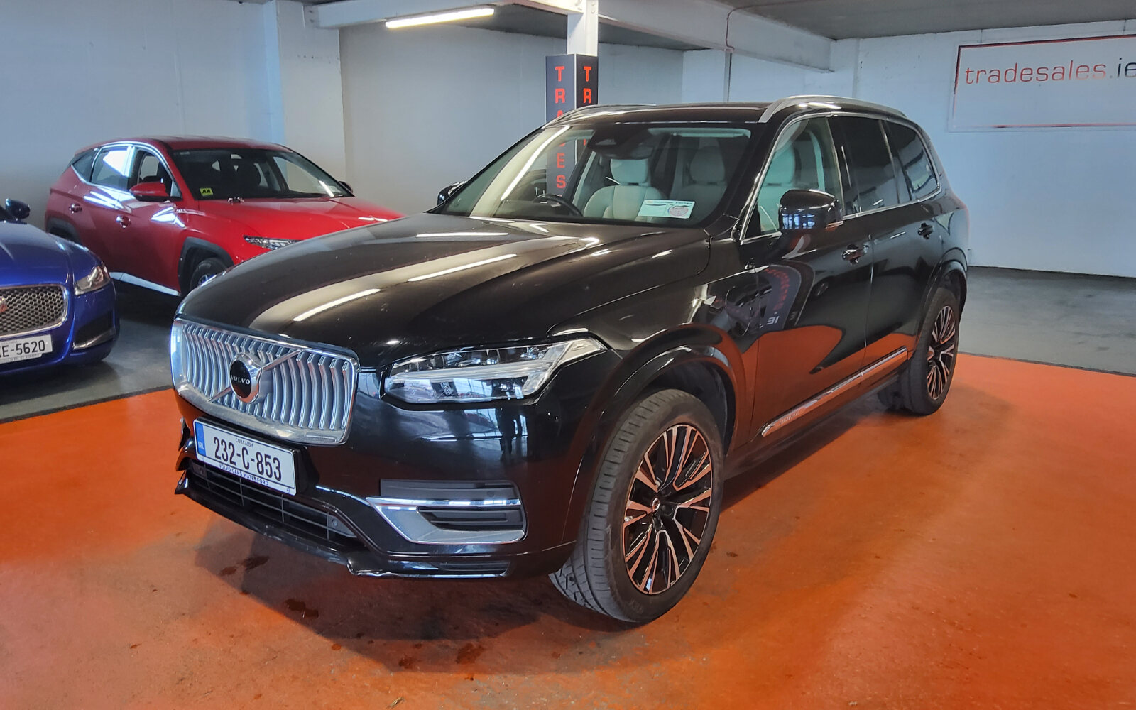 Volvo XC90 T8 PHEV 455hp Core (Bright Theme)