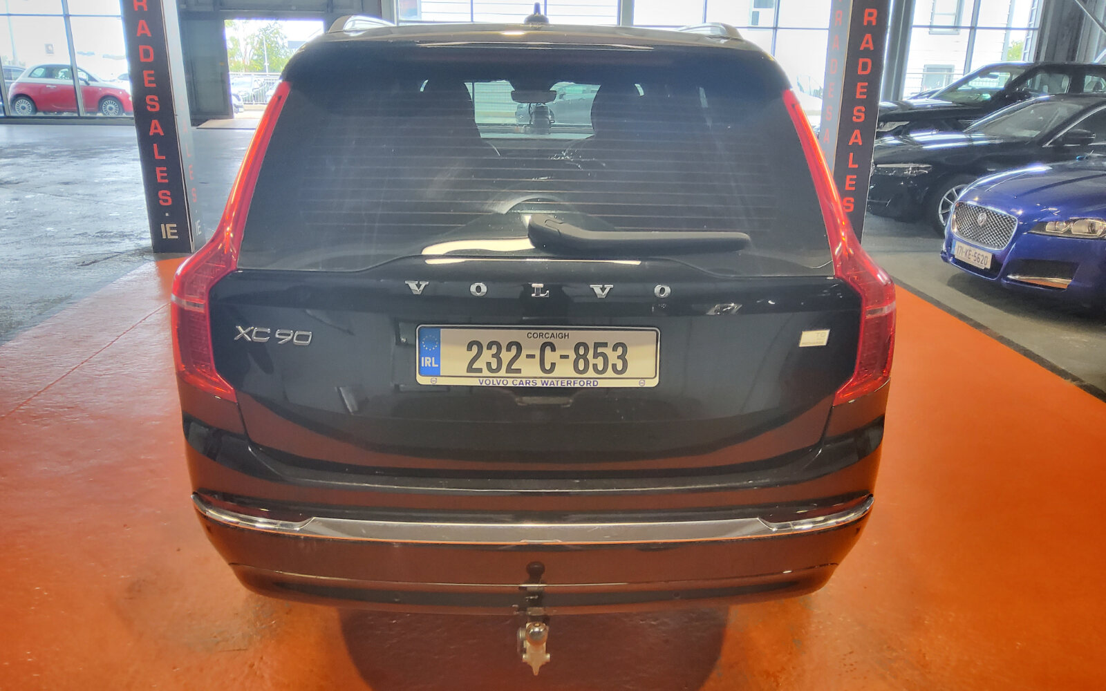 Volvo XC90 T8 PHEV 455hp Core (Bright Theme)