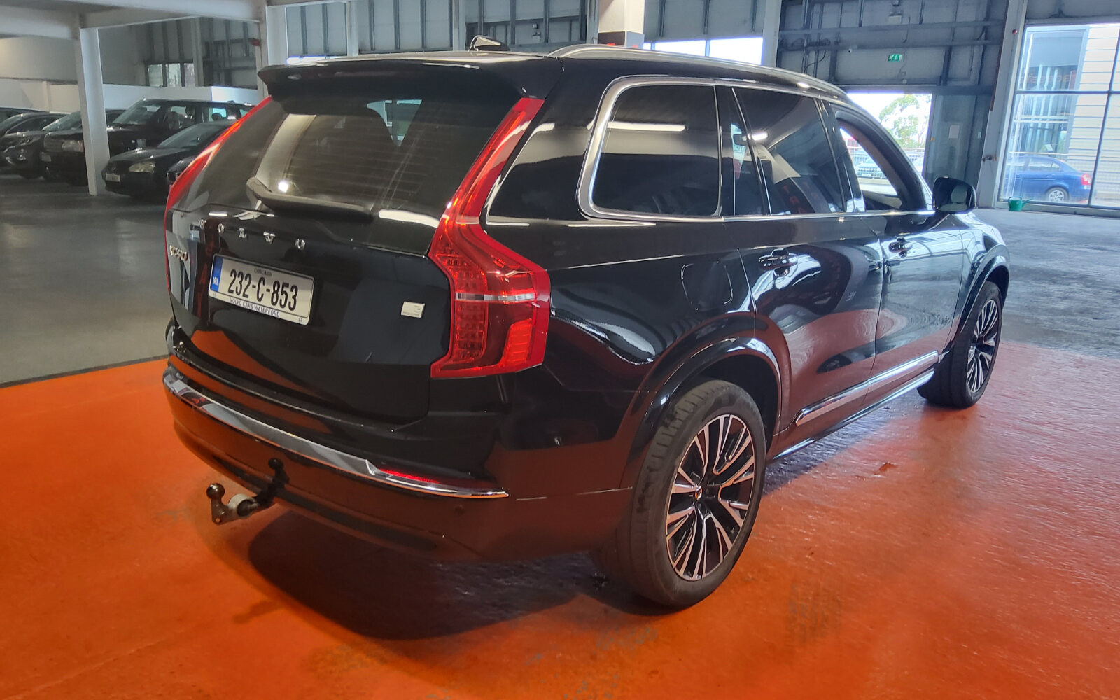 Volvo XC90 T8 PHEV 455hp Core (Bright Theme)