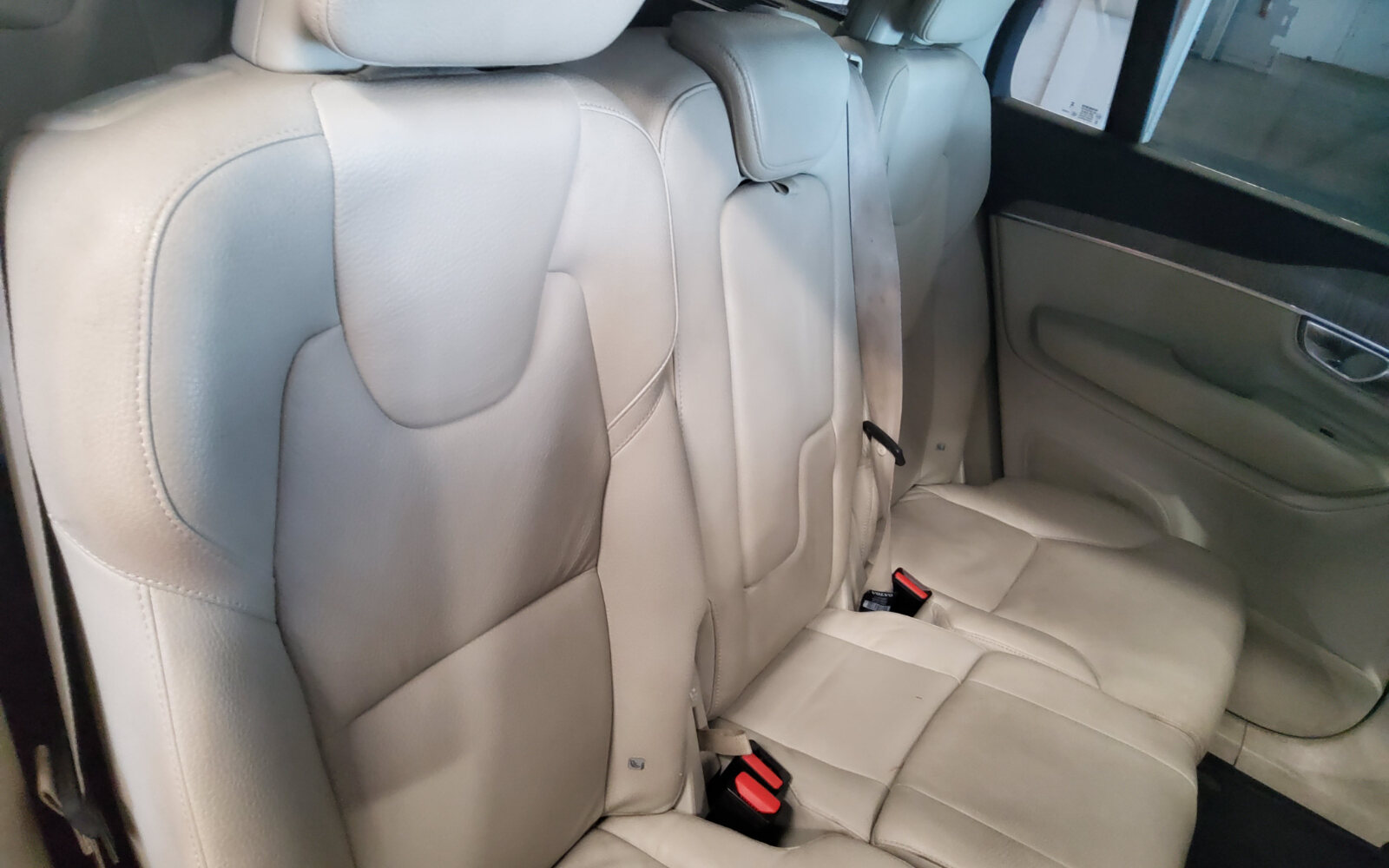 Volvo XC90 T8 PHEV 455hp Core (Bright Theme)