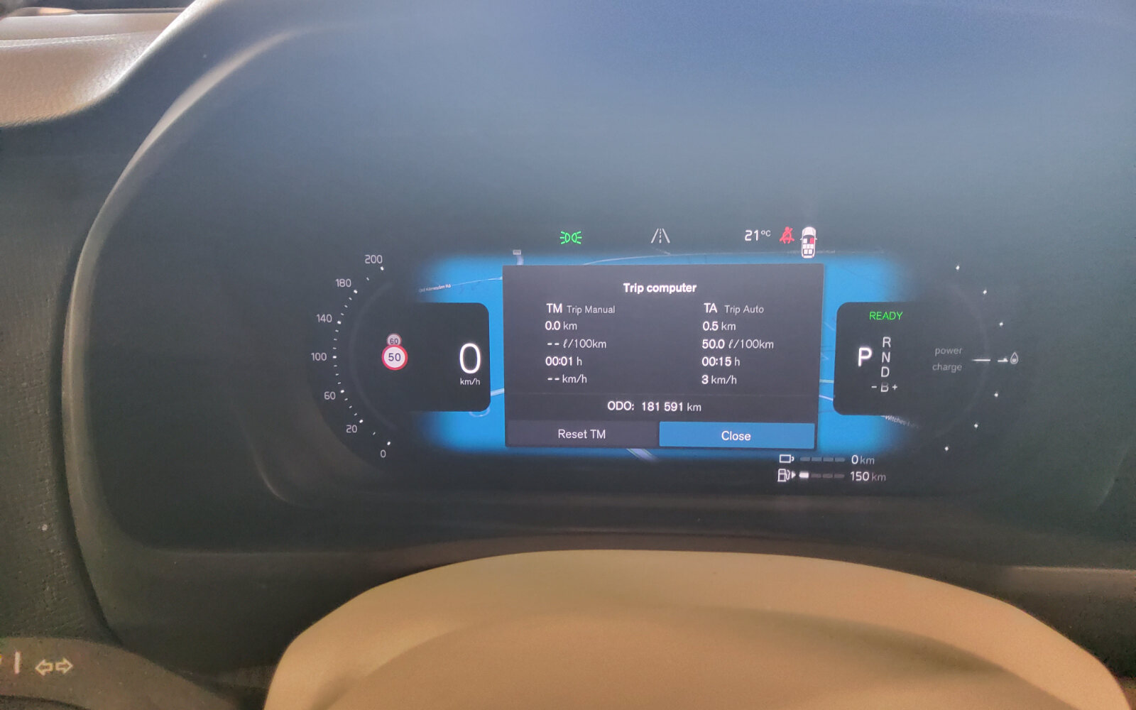 Volvo XC90 T8 PHEV 455hp Core (Bright Theme)