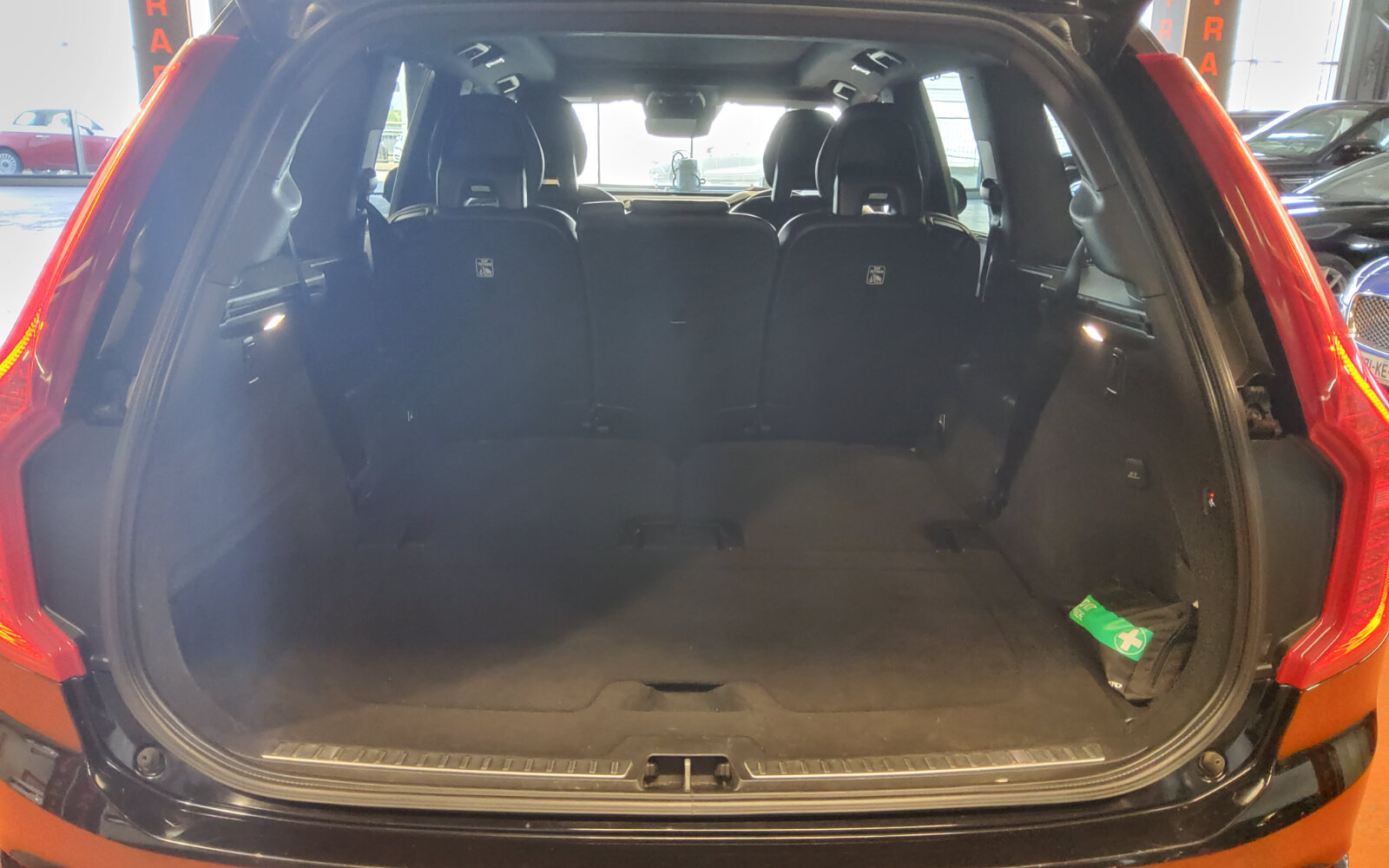 Volvo XC90 B5 MILD HYBRID (235hp) R-Design Auto AWD