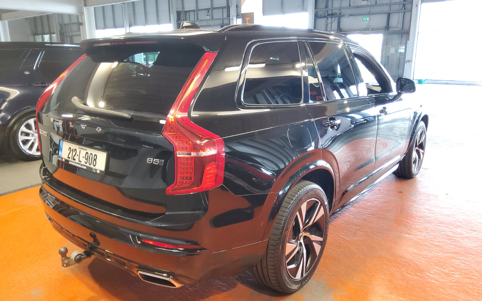 Volvo XC90 B5 MILD HYBRID (235hp) R-Design Auto AWD
