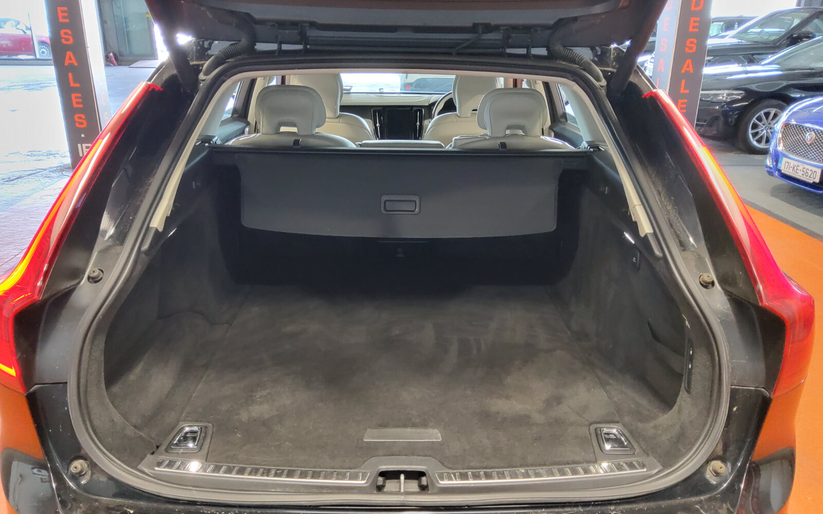 Volvo V90 D4 (190hp) Momentum Auto