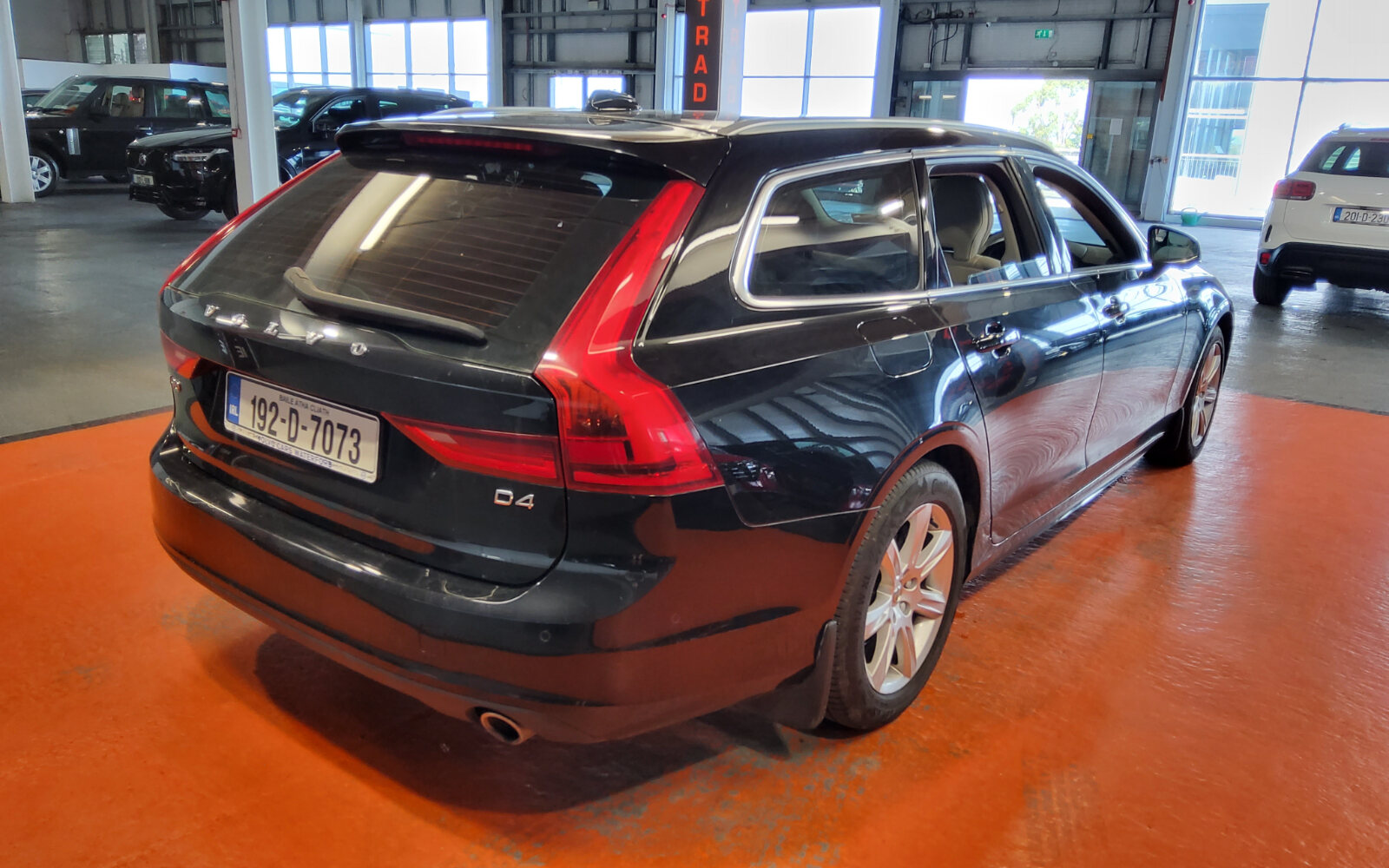 Volvo V90 D4 (190hp) Momentum Auto