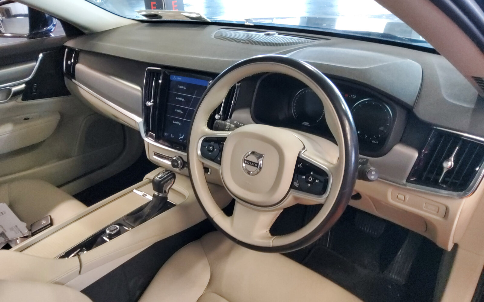 Volvo V90 D4 (190hp) Momentum Auto