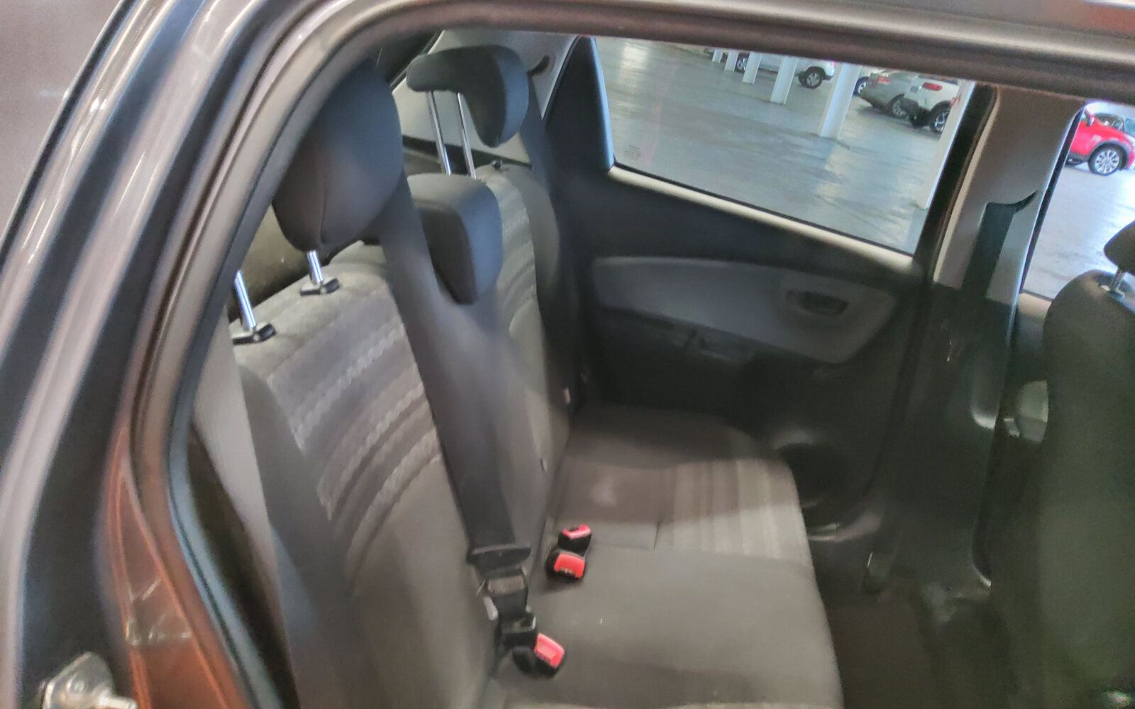 Toyota Yaris 1.0 VVT-i 5Dr Luna