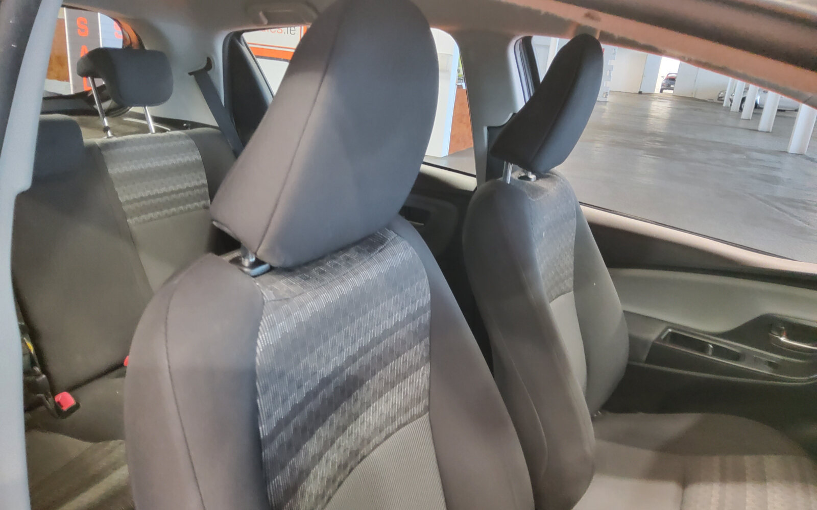 Toyota Yaris 1.0 VVT-i 5Dr Luna