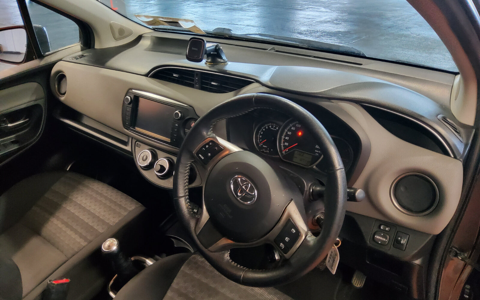 Toyota Yaris 1.0 VVT-i 5Dr Luna