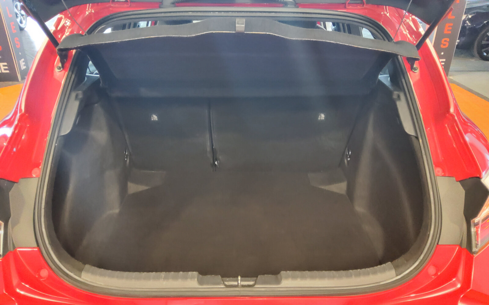 Toyota Corolla 1.8 Hybrid Luna Hatchback