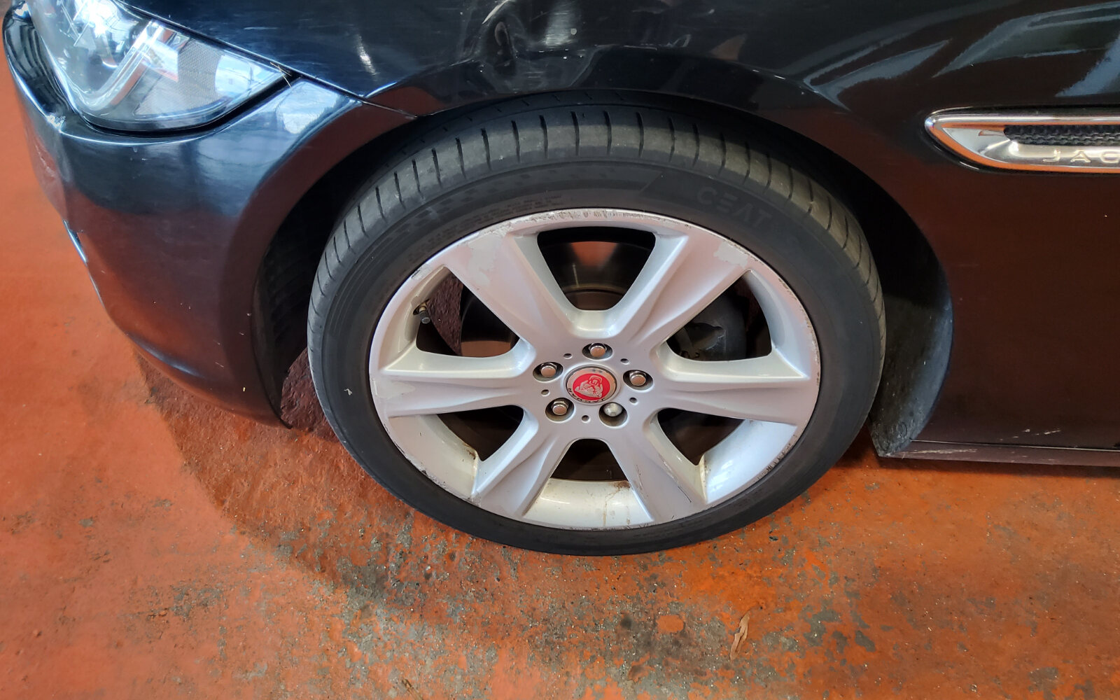 Jaguar XE 2.0D I4 180 PS RWD Auto Portfolio