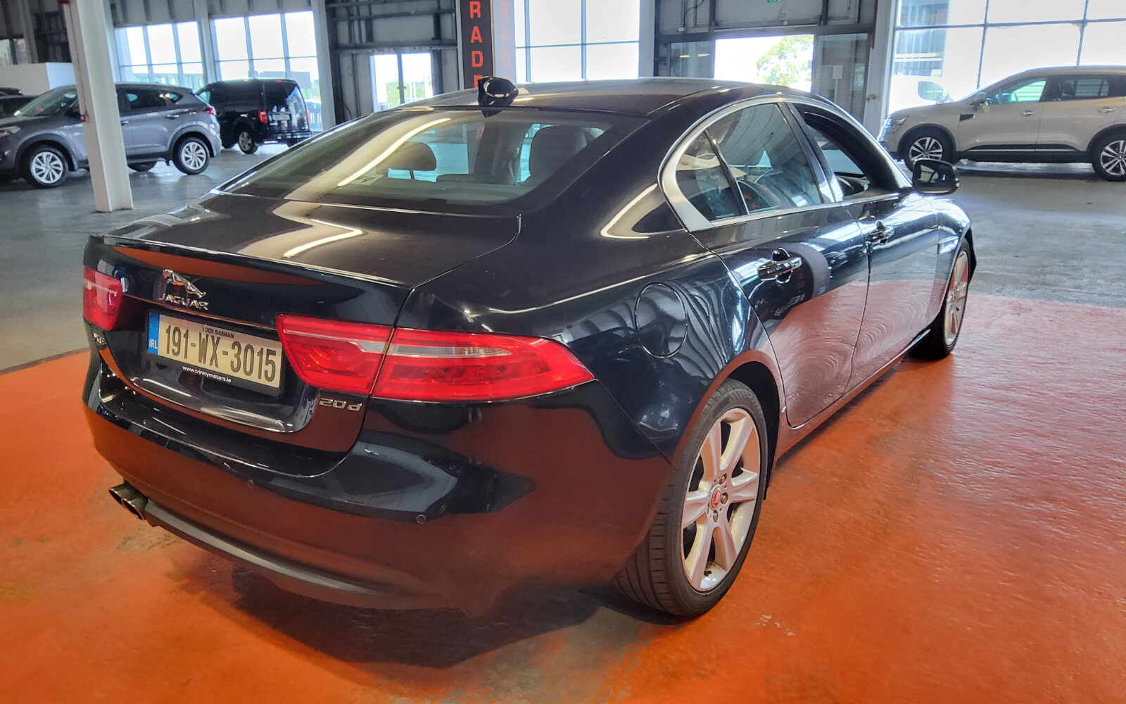 Jaguar XE 2.0D I4 180 PS RWD Auto Portfolio