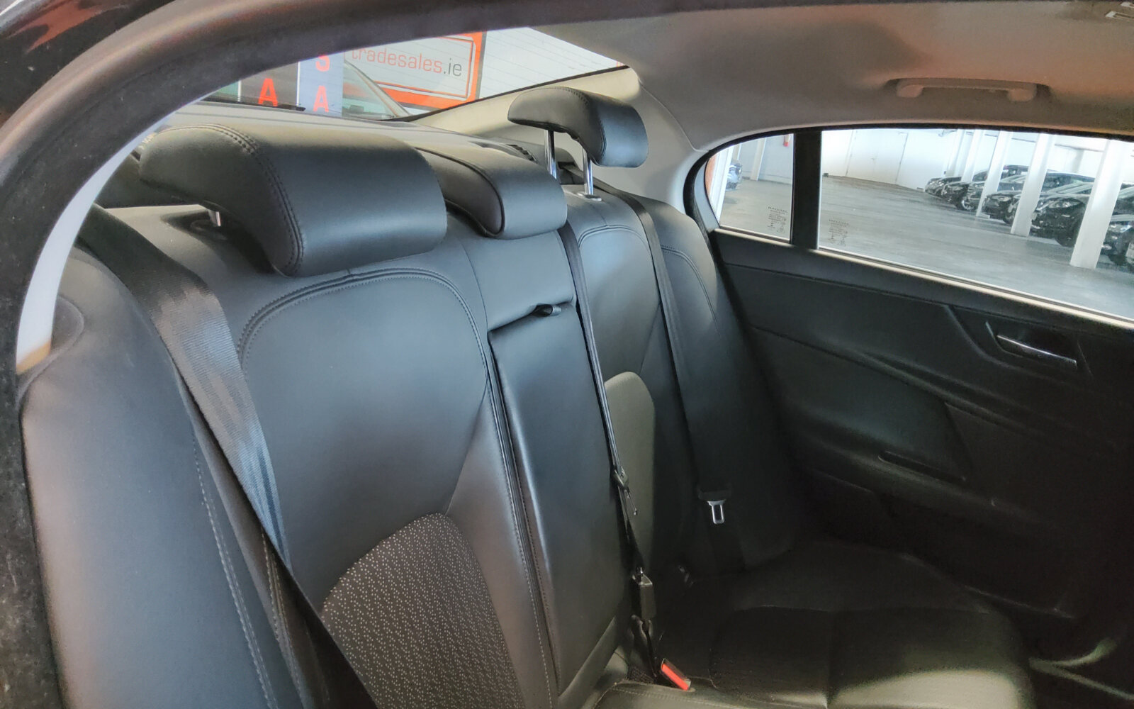 Jaguar XE 2.0D I4 180 PS RWD Auto Portfolio