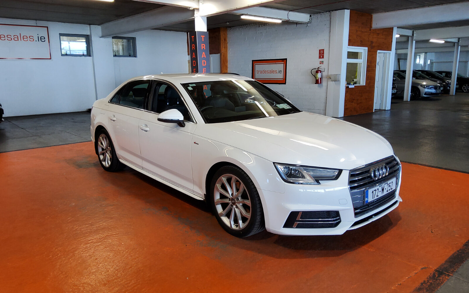 Audi A4 2.0TDI 122HP S Line