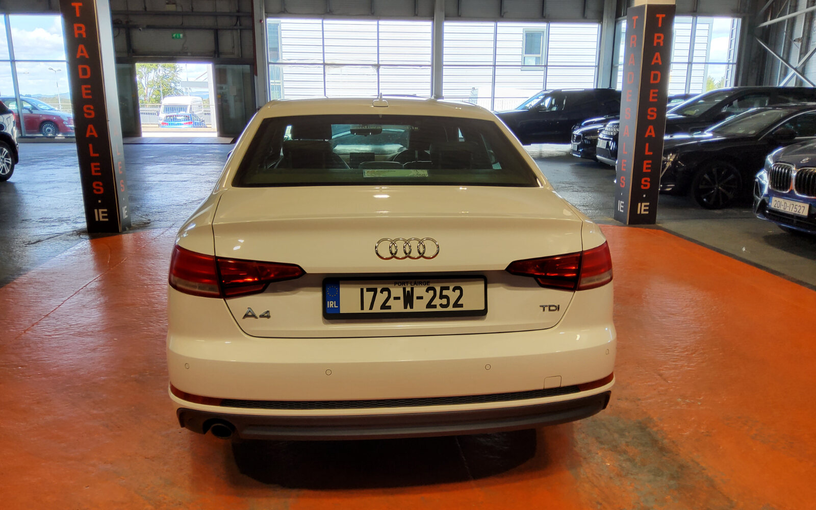 Audi A4 2.0TDI 122HP S Line