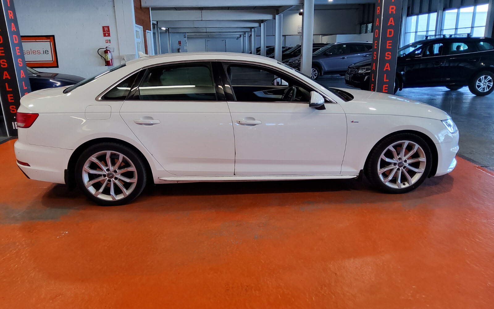 Audi A4 2.0TDI 122HP S Line