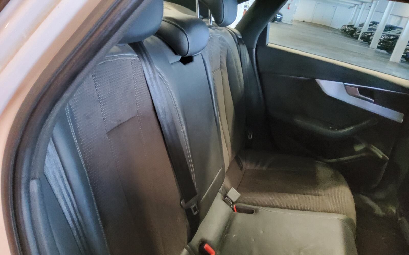 Audi A4 2.0TDI 122HP S Line