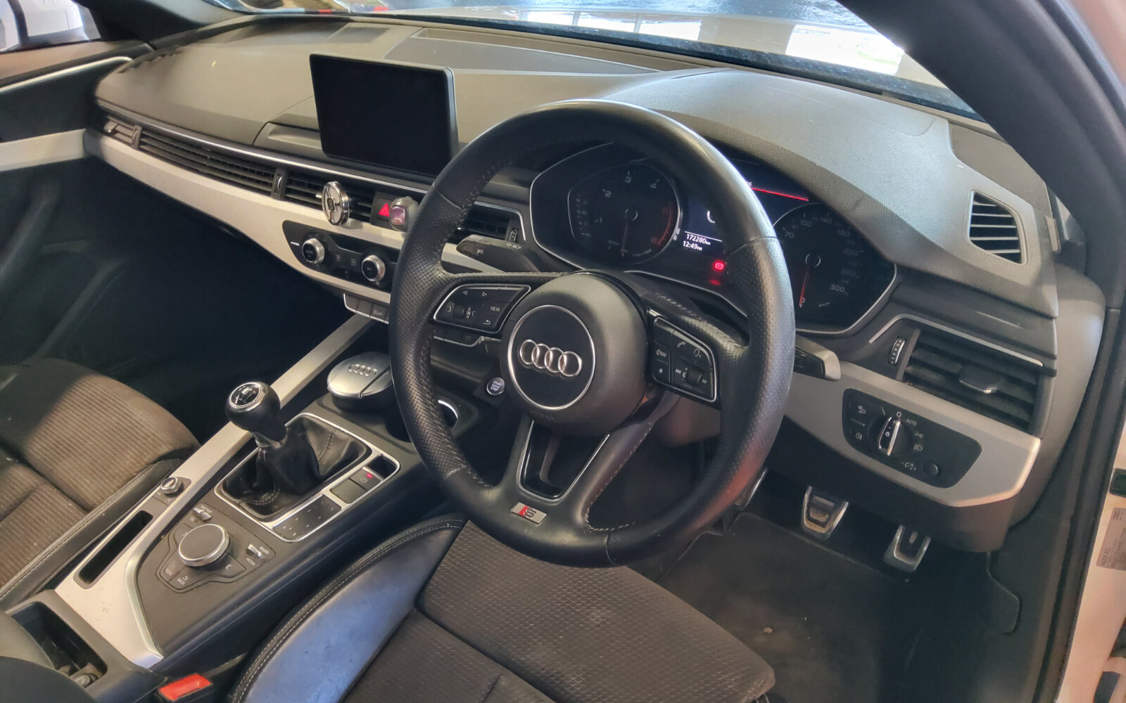 Audi A4 2.0TDI 122HP S Line