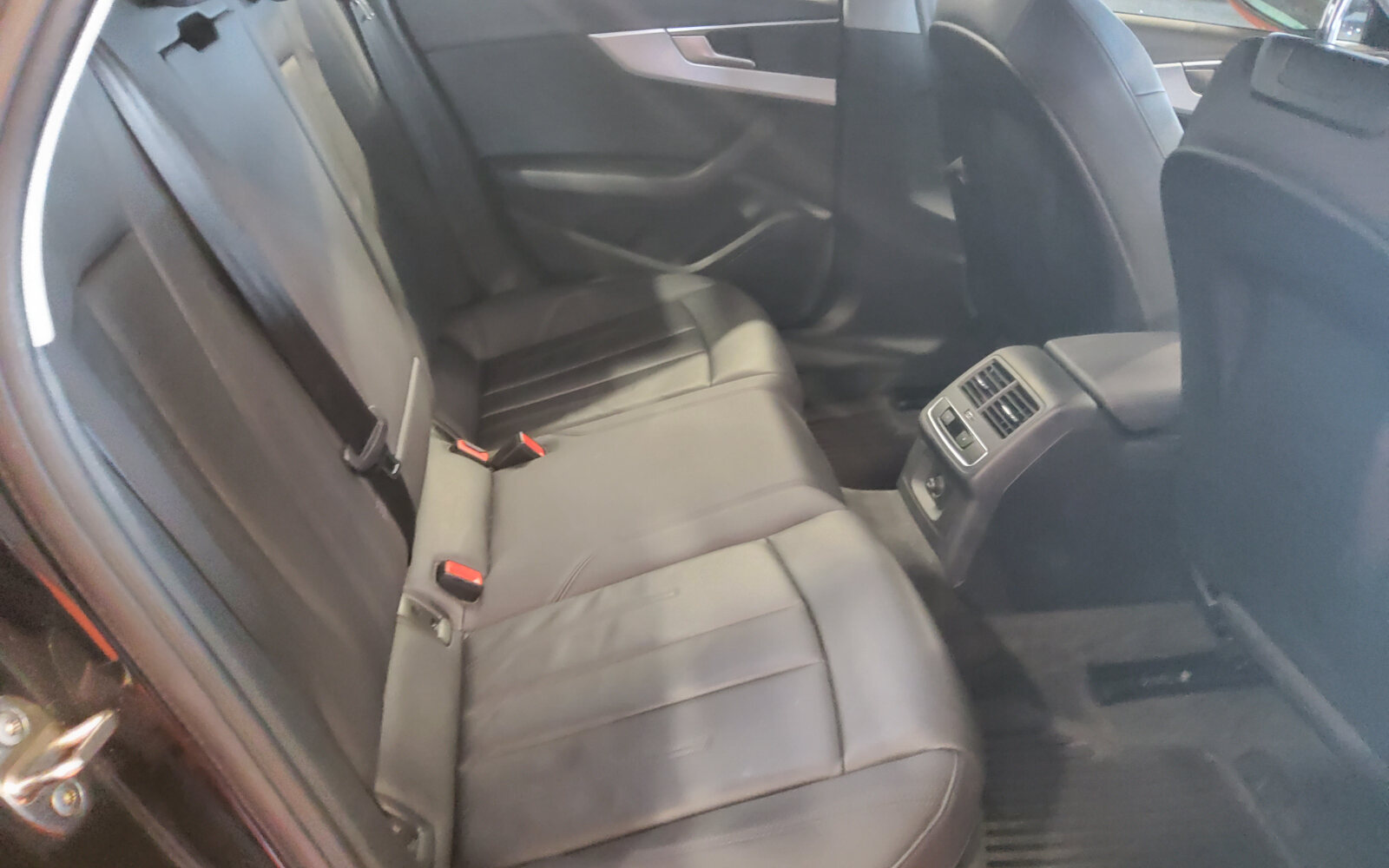 Audi A4 30 TDI 136HP S Tronic SE