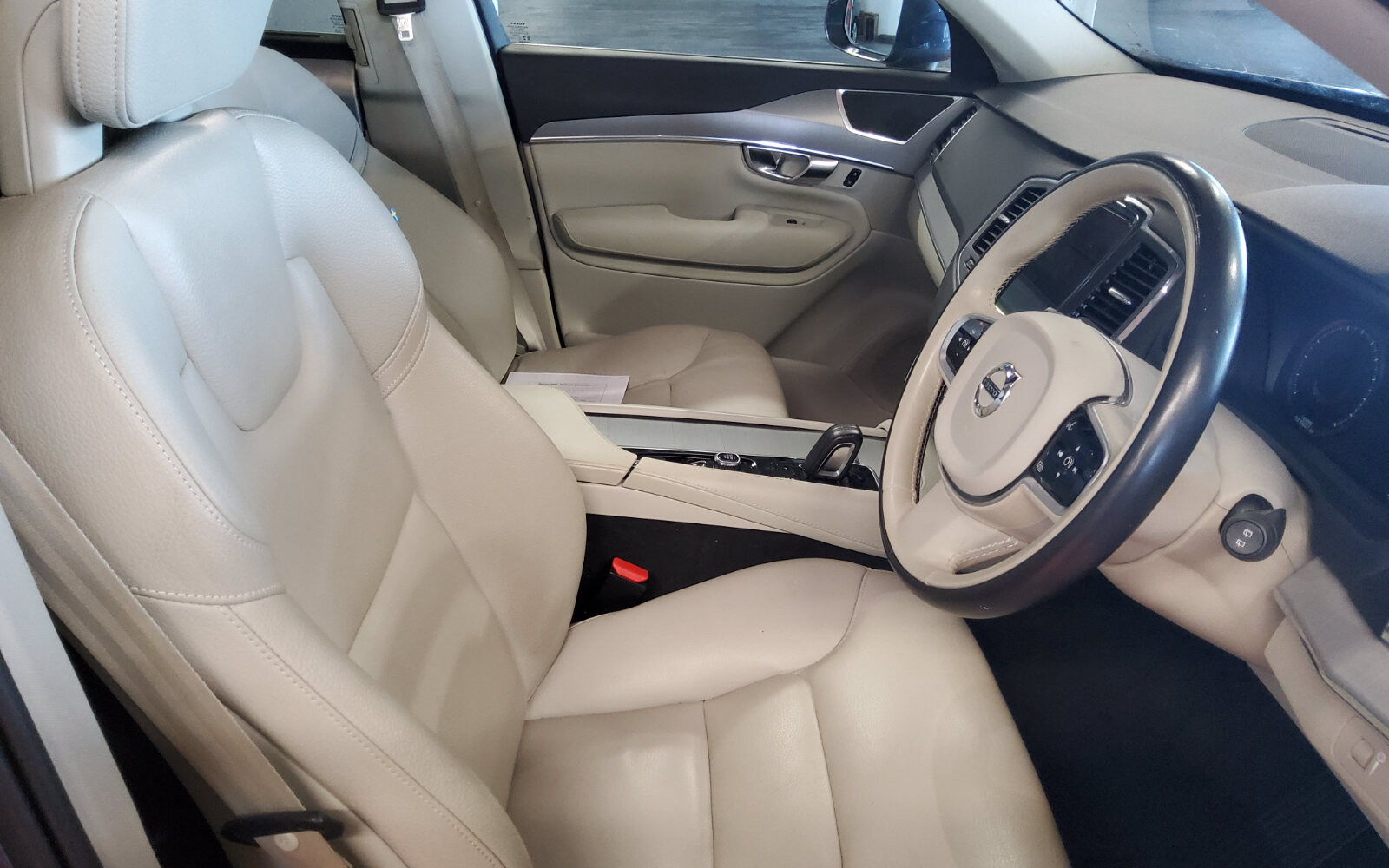 Volvo XC90 B5 (235hp) AWD Momentum Auto