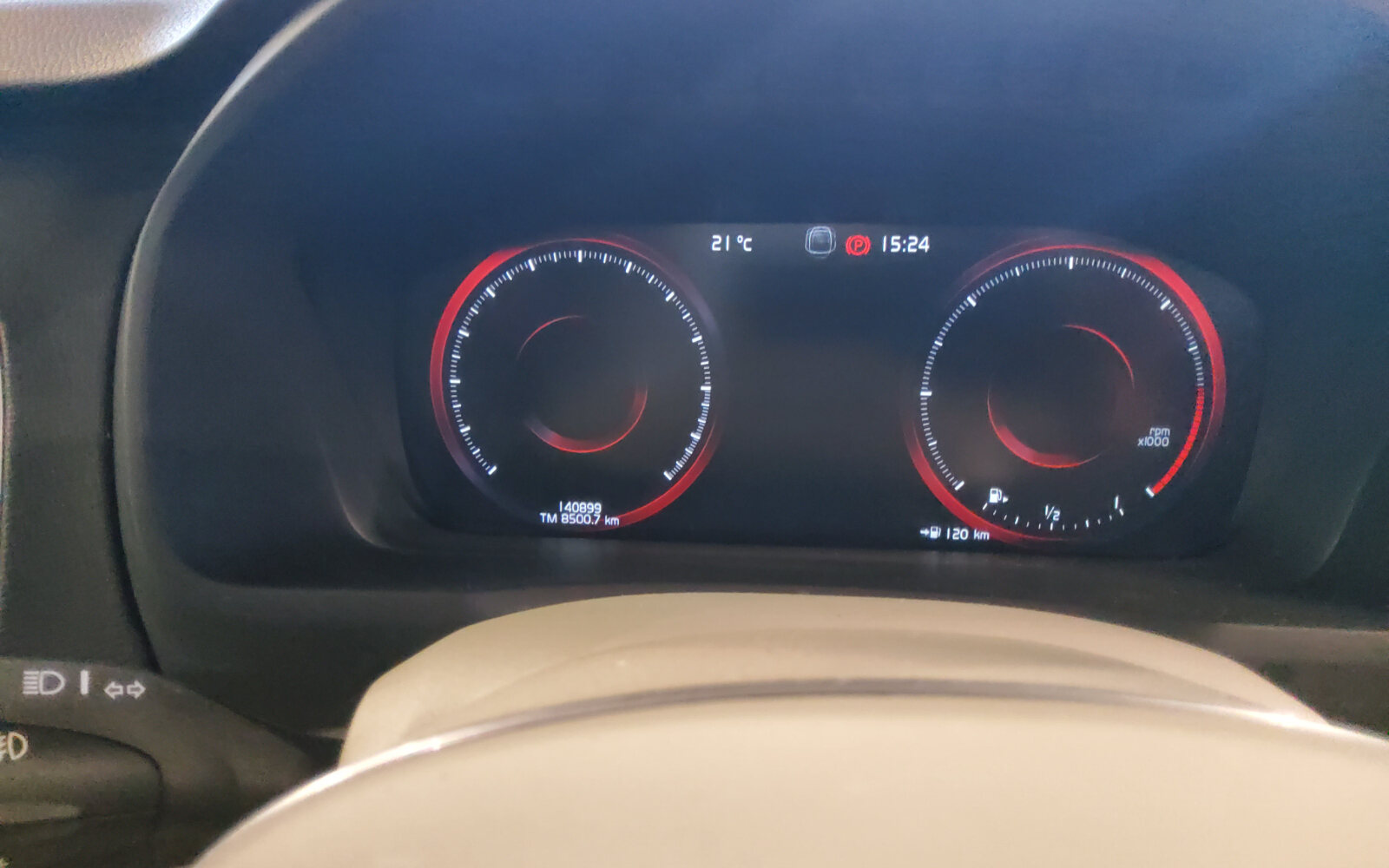 Volvo XC90 B5 (235hp) AWD Momentum Auto