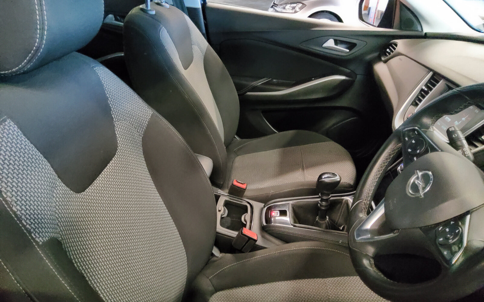 Opel Grandland X SC 1.2i 130PS 6 Speed