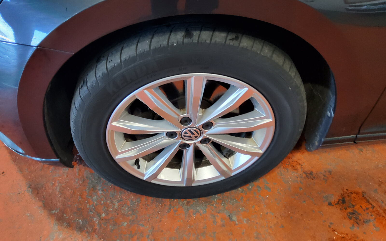 Volkswagen Passat 2.0 TDI 150HP 18&quot; wheels Highline