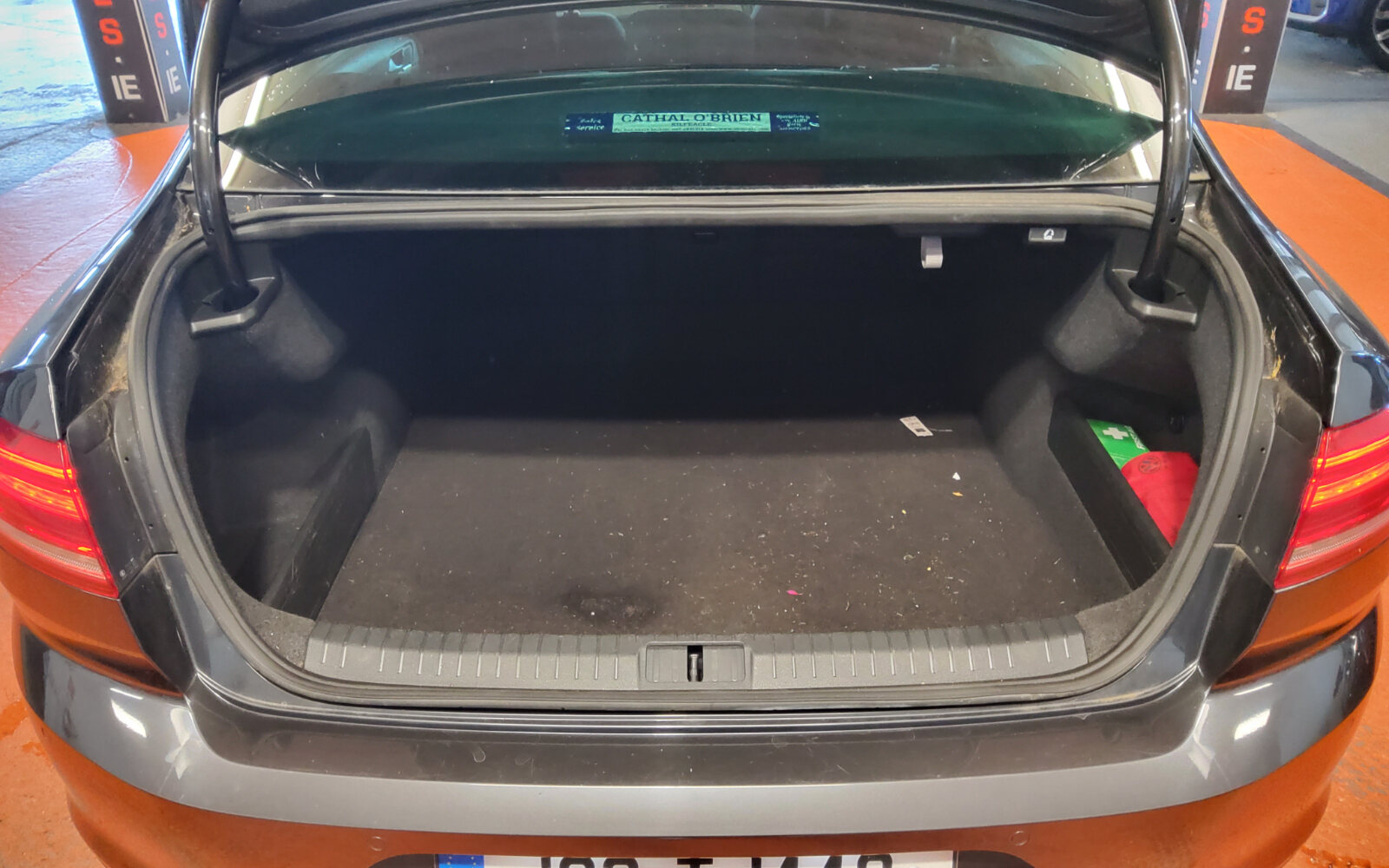 Volkswagen Passat 2.0 TDI 150HP 18&quot; wheels Highline