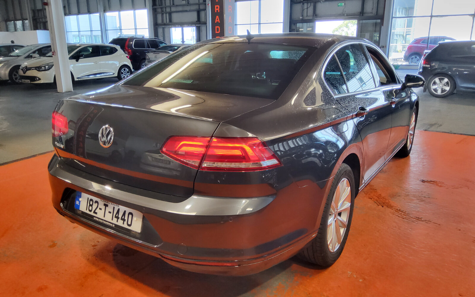 Volkswagen Passat 2.0 TDI 150HP 18&quot; wheels Highline