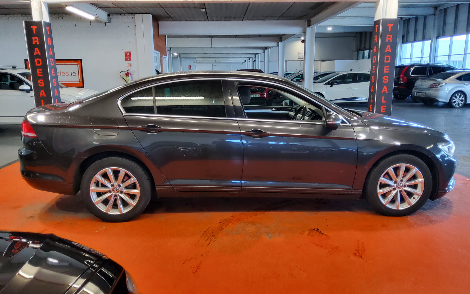 Volkswagen Passat 2.0 TDI 150HP 18&quot; wheels Highline