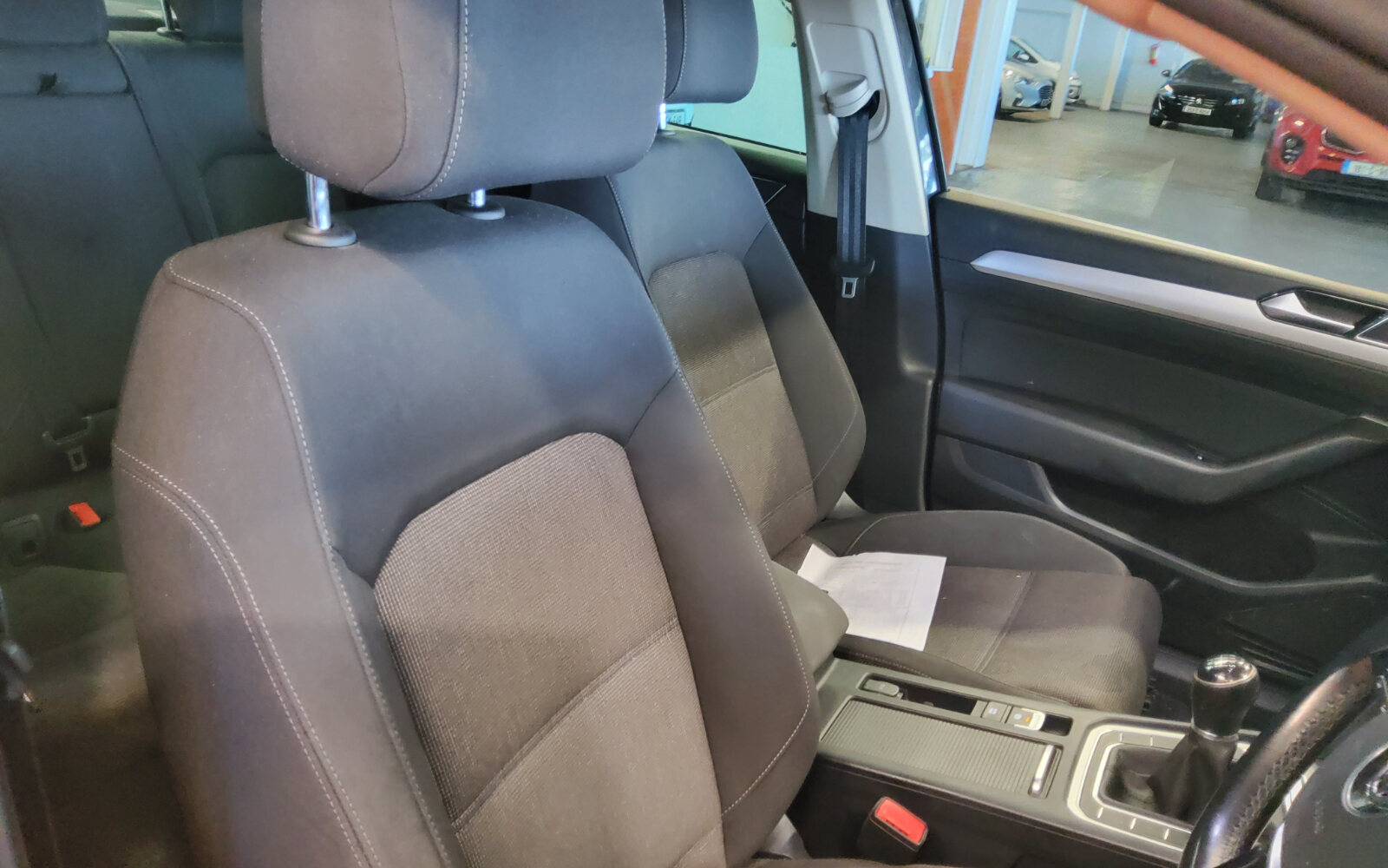 Volkswagen Passat 2.0 TDI 150HP 18&quot; wheels Highline