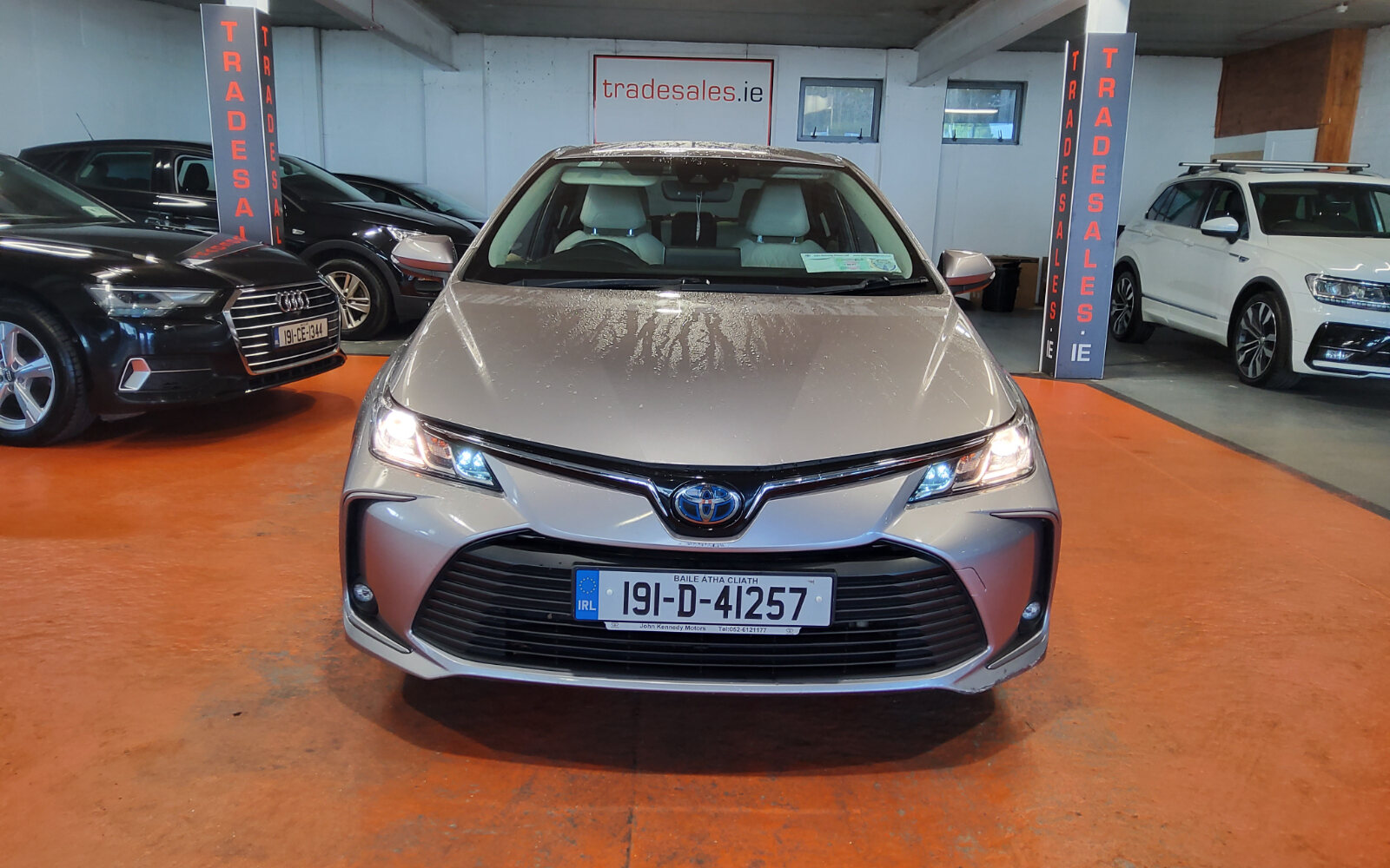 Toyota Corolla 1.8 Hybrid Luna Sport Saloon