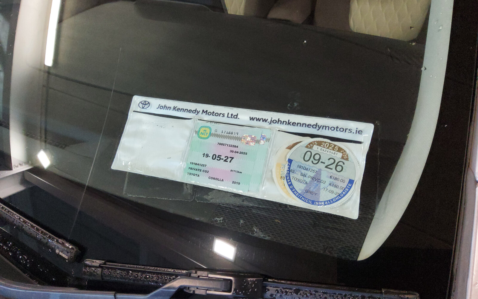 Toyota Corolla 1.8 Hybrid Luna Sport Saloon