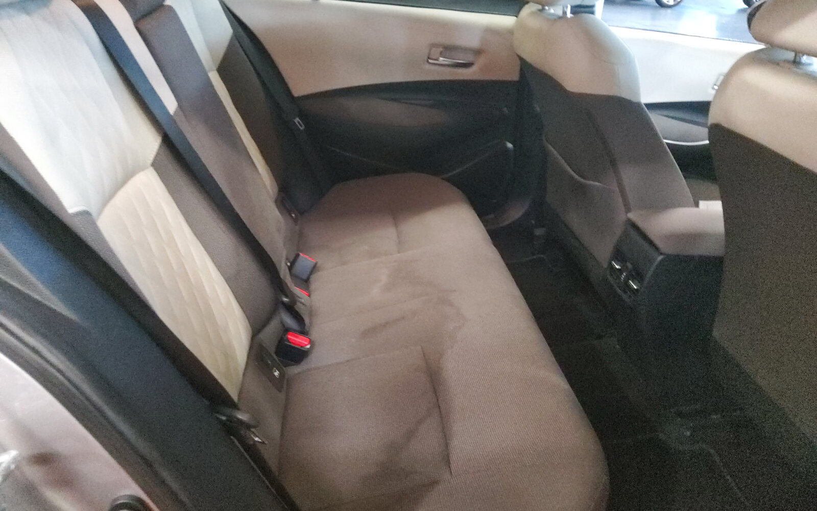 Toyota Corolla 1.8 Hybrid Luna Sport Saloon