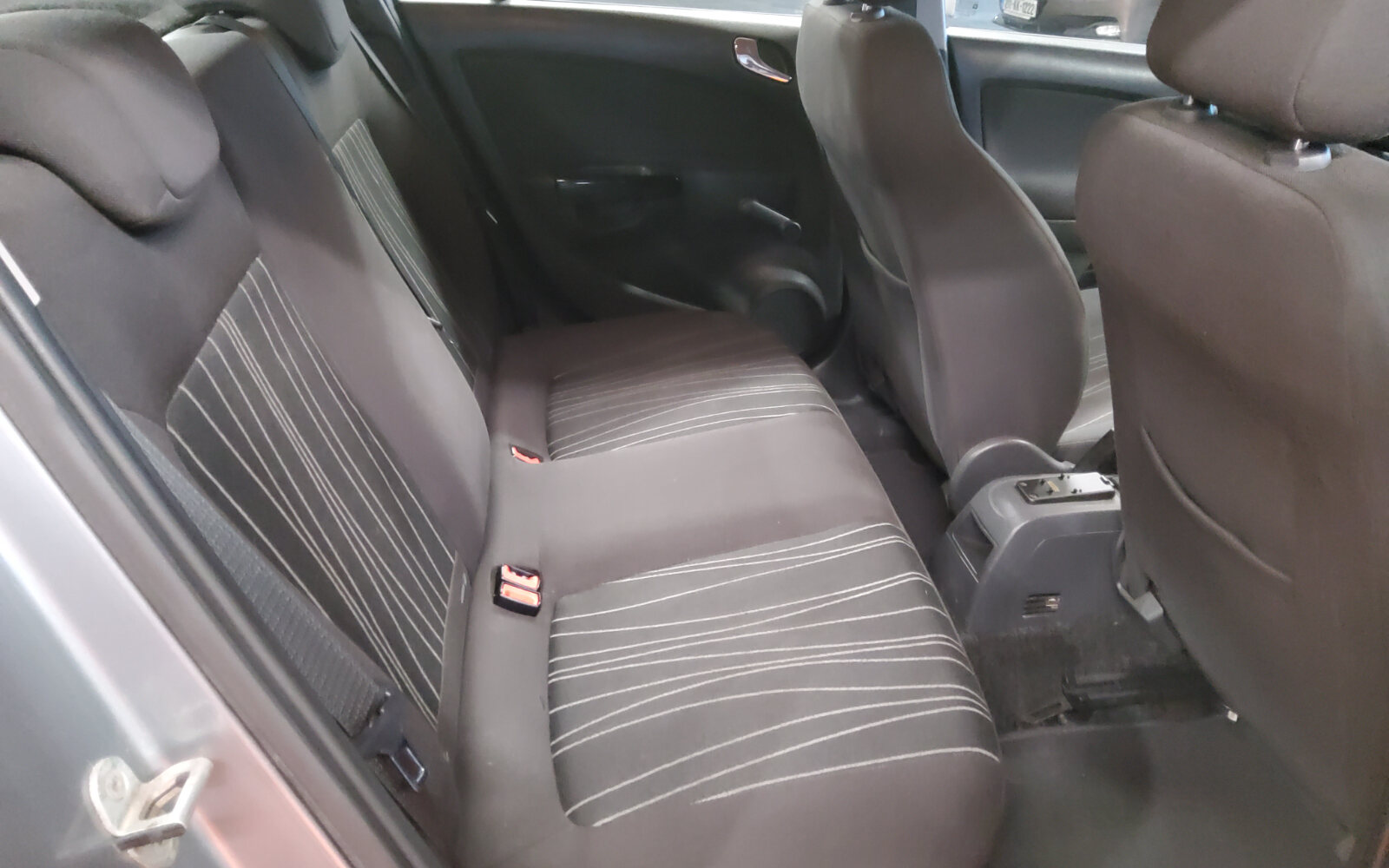 Opel Corsa 1.2 16v (85PS) SC S/S