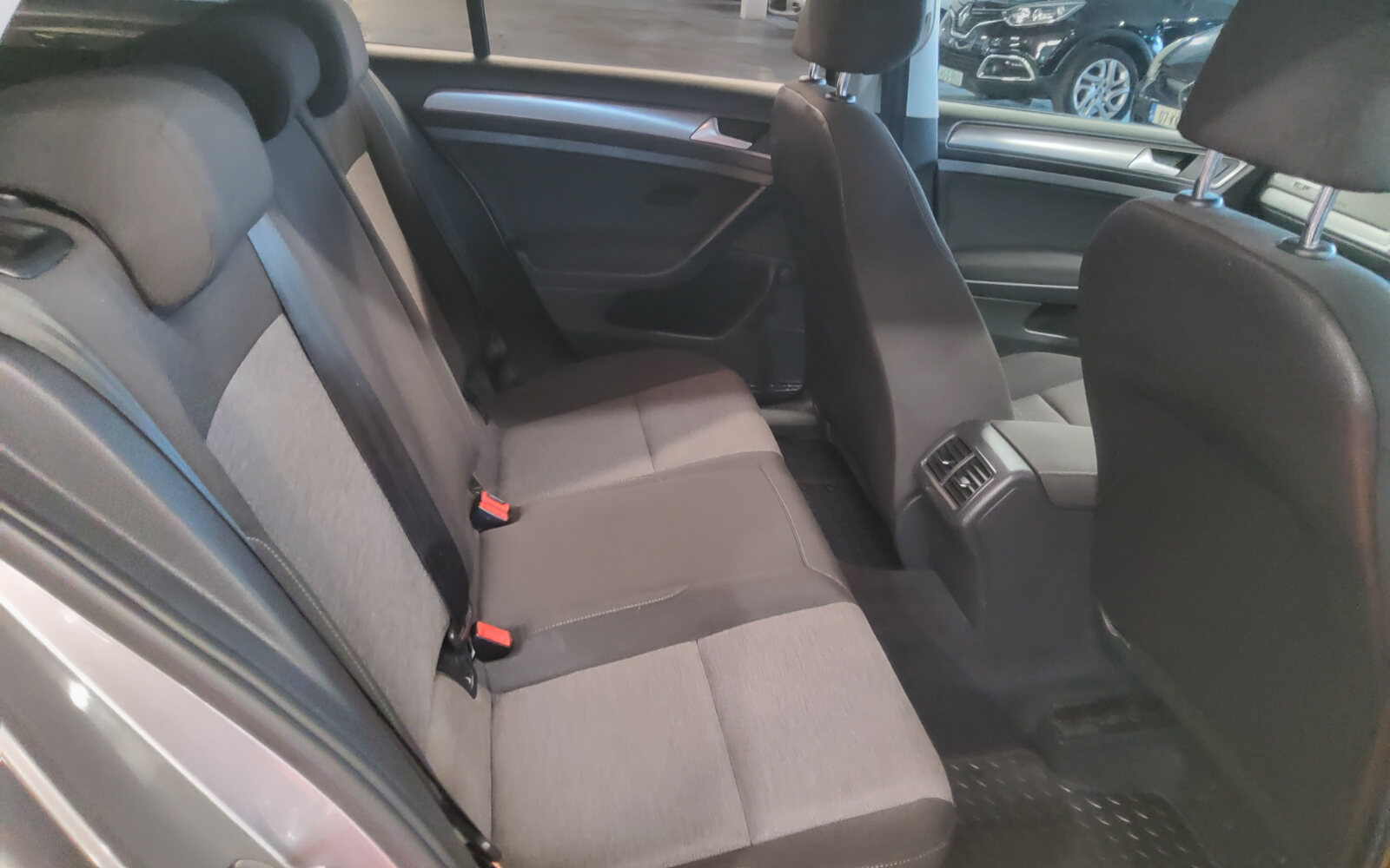 Volkswagen Golf 1.6 TDI 5DR 110HP BlueMotion