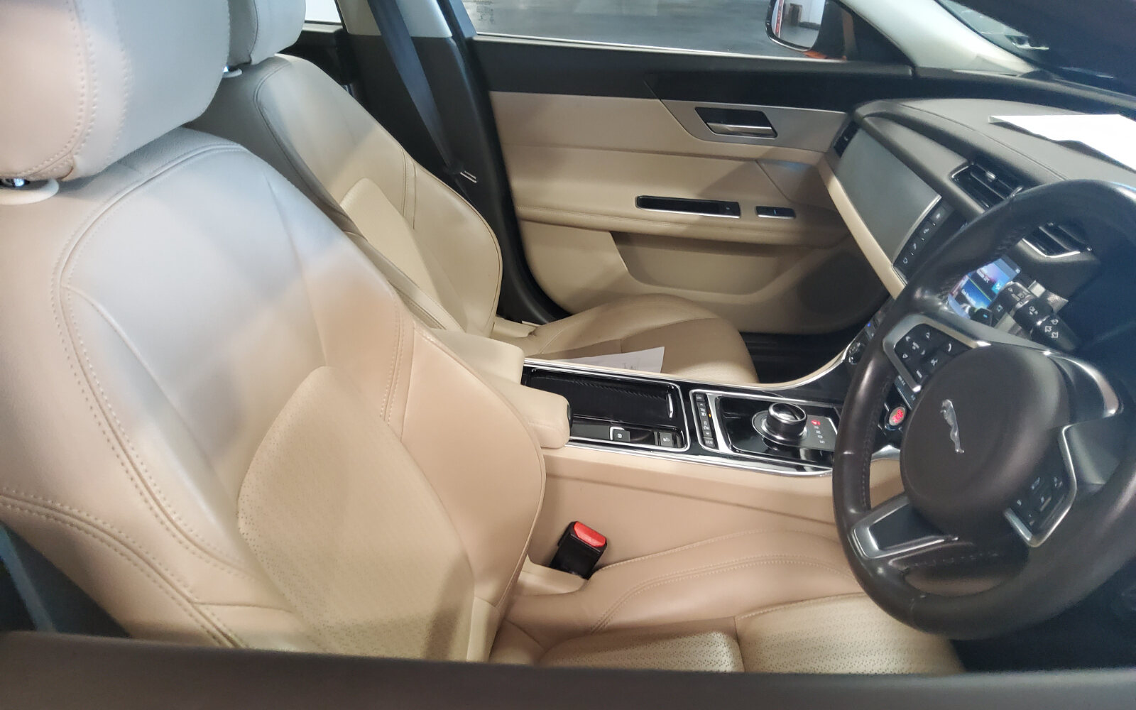 Jaguar XF 2.0D I4 163 PS RWD Auto Prestige