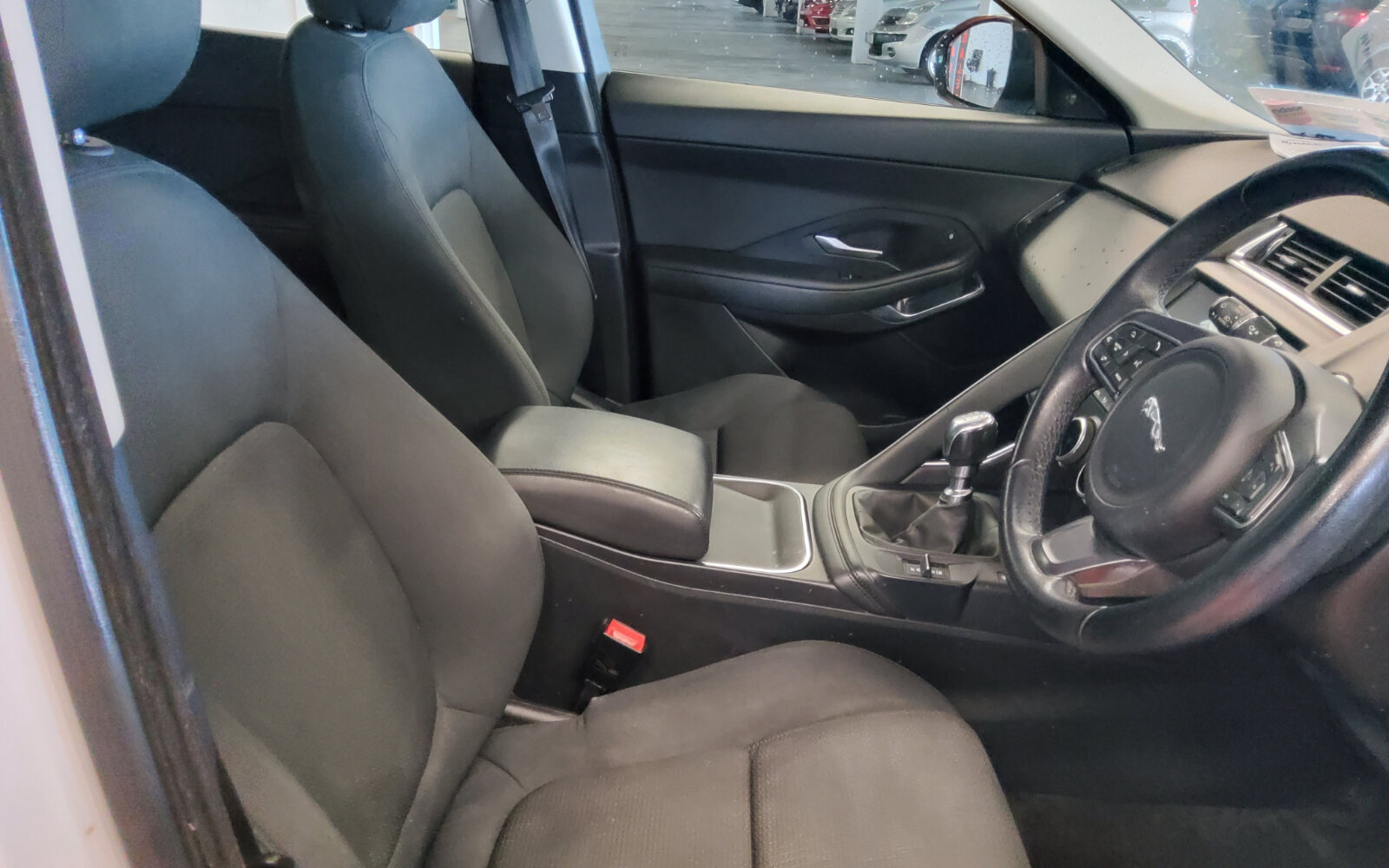 Jaguar E-Pace 2.0D I4 150 PS FWD Manual S