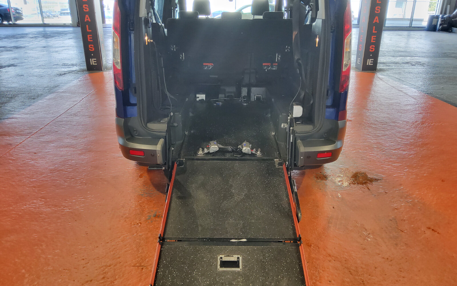 Ford Tourneo Connect 1.5 100PS LWB Titanium Auto