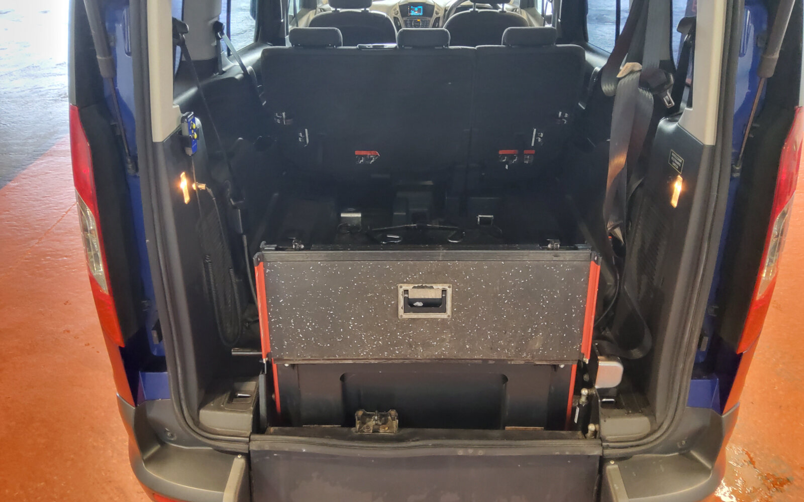 Ford Tourneo Connect 1.5 100PS LWB Titanium Auto