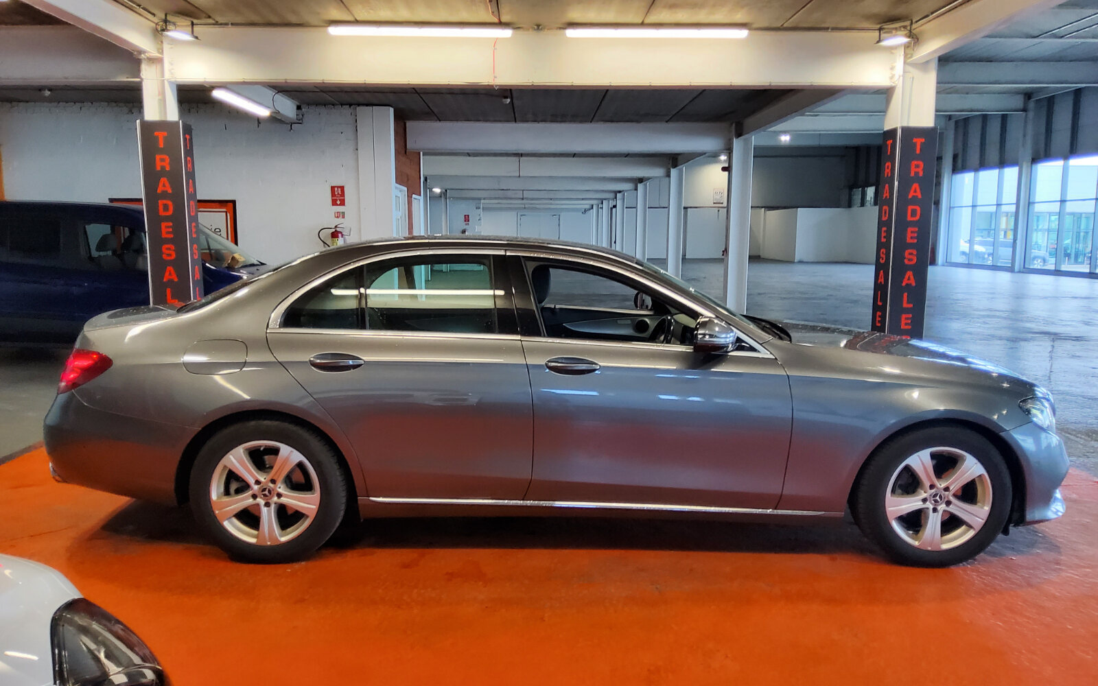 Mercedes-Benz E-Class E 220 D AVANTGARDE A/T