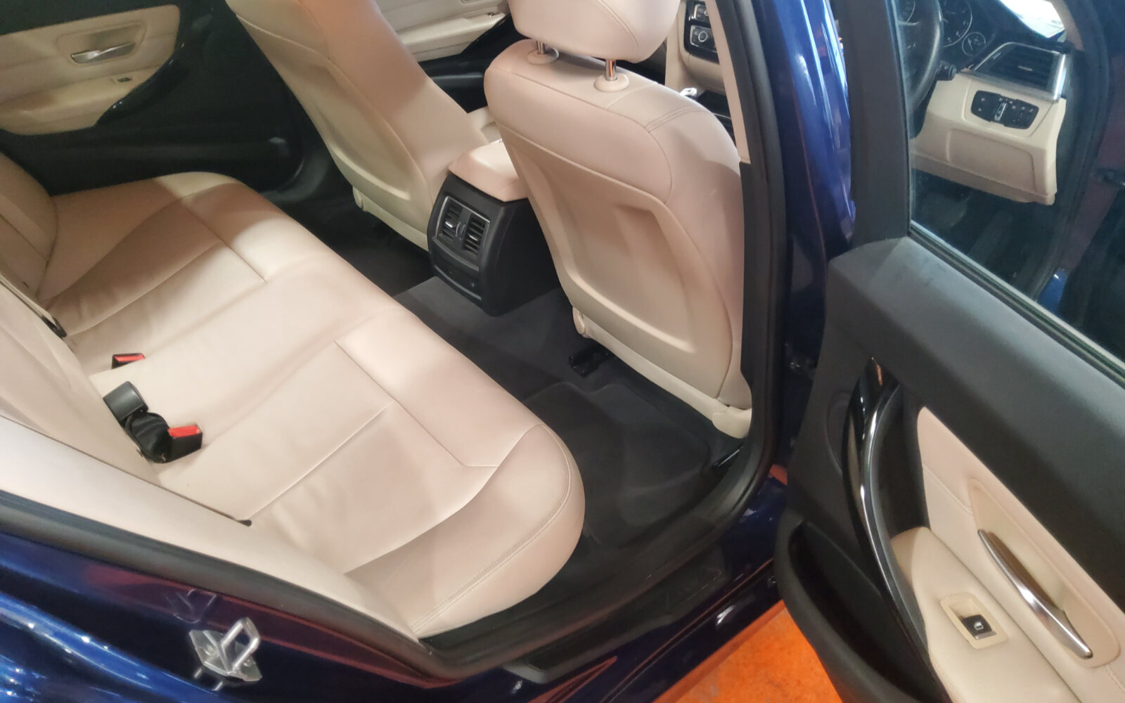 BMW 3-Series 318d SE