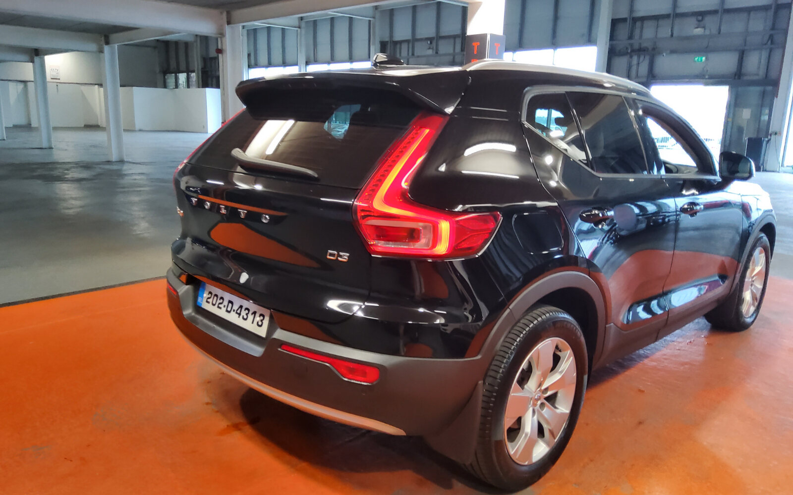 Volvo XC40 D3 DIESEL (150hp) Momentum Auto
