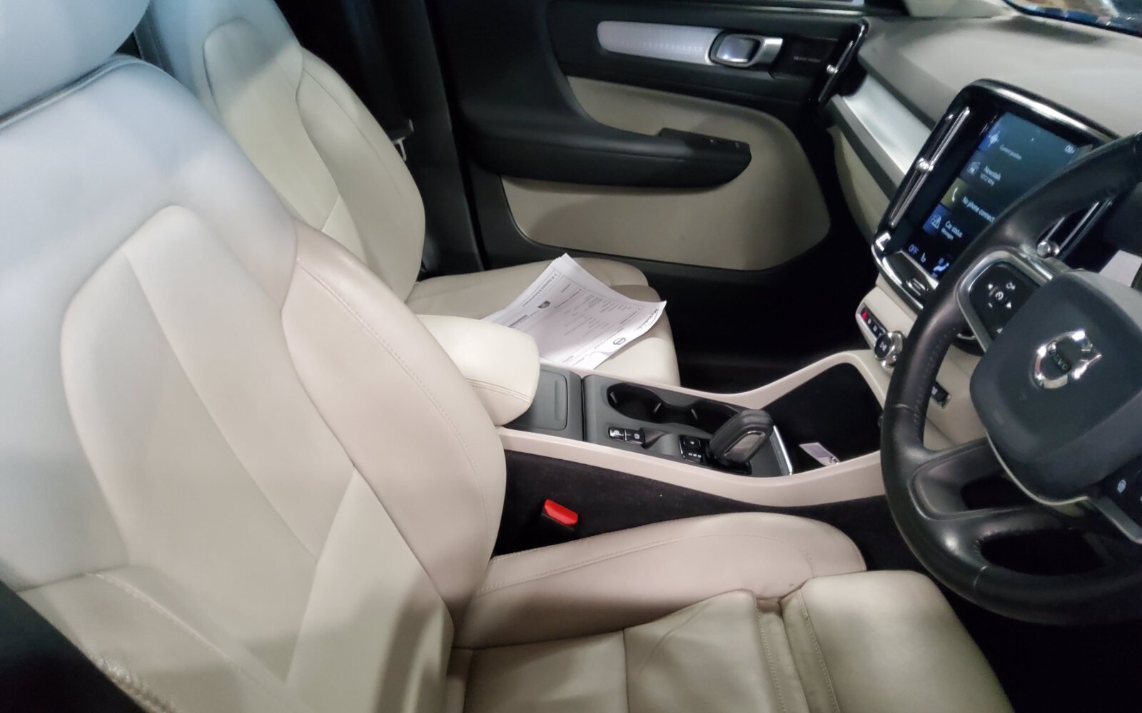Volvo XC40 D3 DIESEL (150hp) Momentum Auto