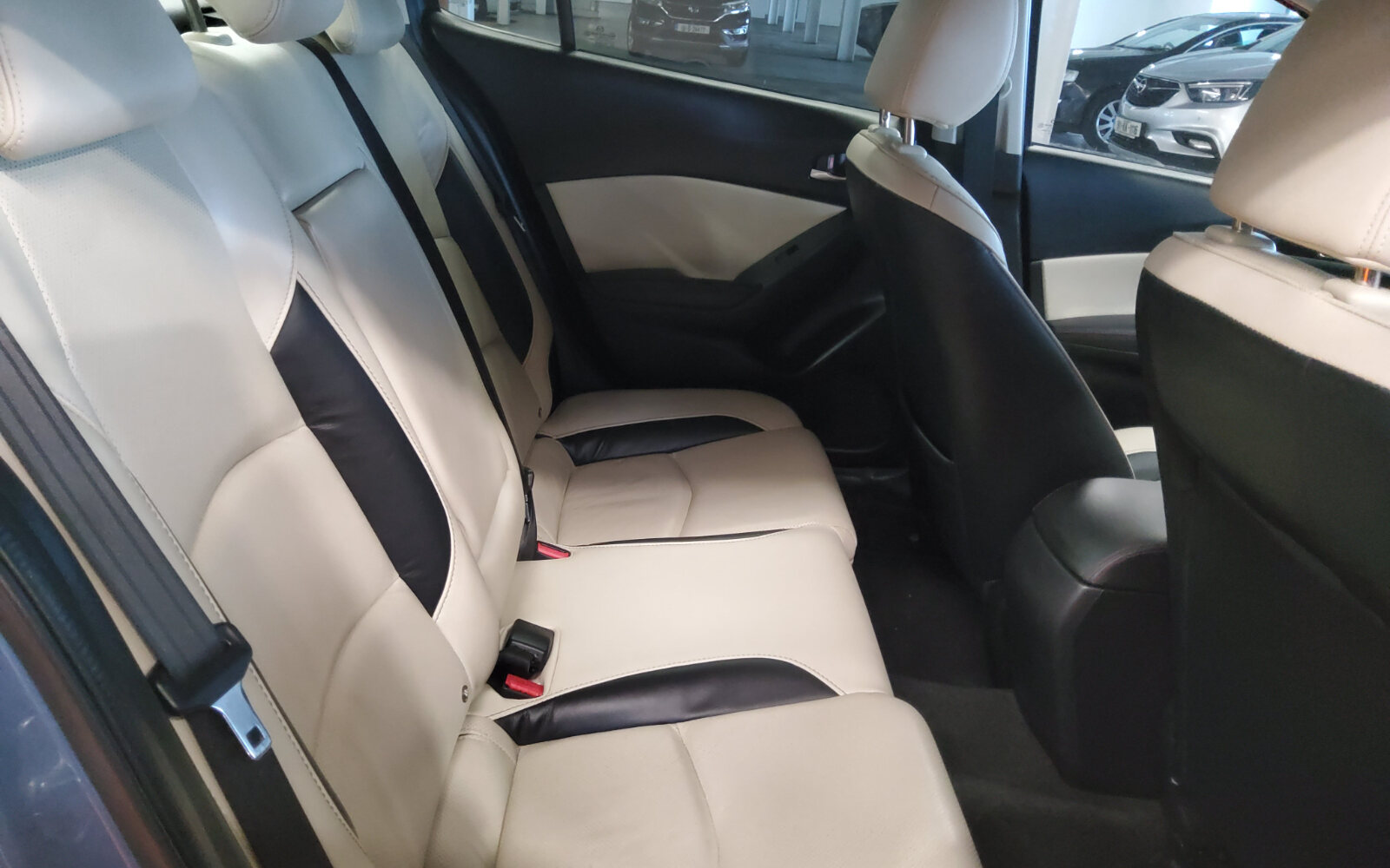 Mazda Mazda3 2.2D 4DR (150ps) PLATINUM LS