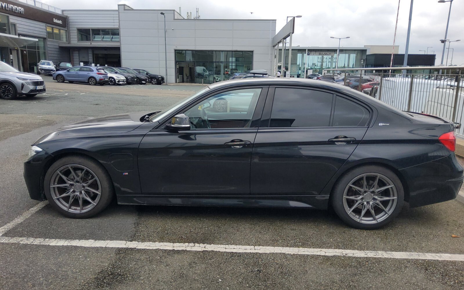 BMW 3-Series 330e M Sport