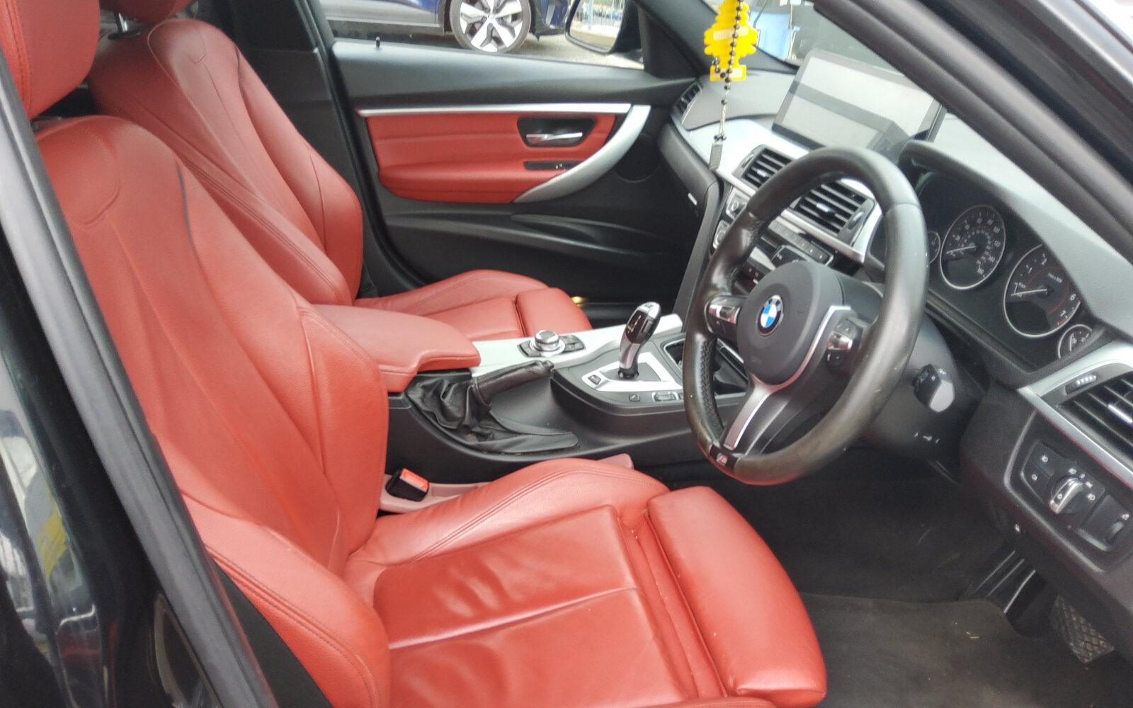 BMW 3-Series 330e M Sport